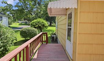 30 Maple Row, Bethel, CT 06801