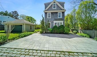 9 Casey Ct, Newport, RI 02840