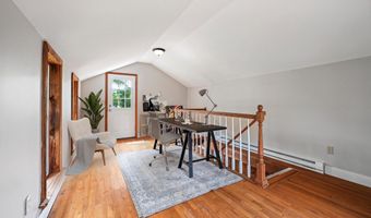 33 S 11TH St, Akron, PA 17501