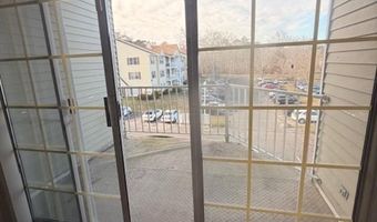 69 IROQUOIS Dr 15, Absecon, NJ 08205