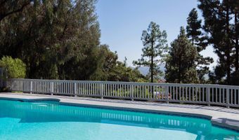 9976 Grandview Dr, La Mesa, CA 91941