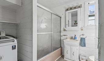 81 Richardson St, Bath, ME 04530