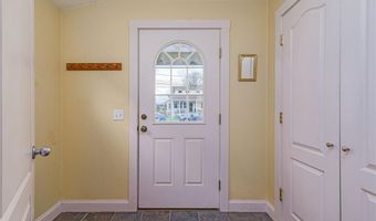 61 Howland Ave, Jamestown, RI 02835