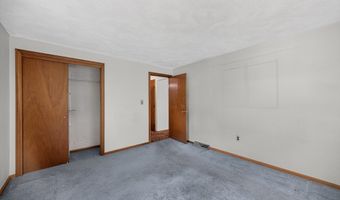 1 Ridgeway Ave, Billerica, MA 01821
