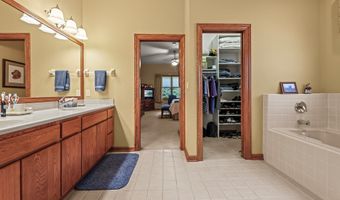 1059 Oakwood Dr, Alliance, OH 44601