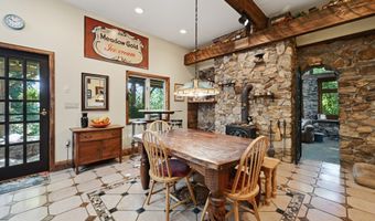 29 Old Forty Acre Mountain Rd, Danbury, CT 06811