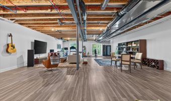3062 N Spurway Dr, Ann Arbor, MI 48105