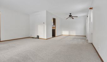 820 Red Coach Ln, Algonquin, IL 60102