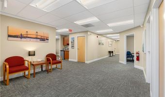 6 Blackstone Valley Pl 205, Lincoln, RI 02865