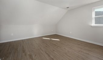 945 SYCAMORE Dr SE, Washington, DC 20032