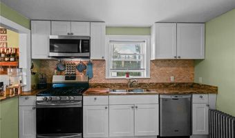 34 Aldrich Ave, Cranston, RI 02920