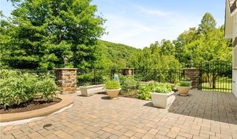 948 Little Coal River Rd, Alum Creek, WV 25003