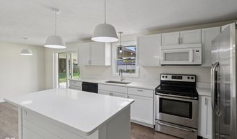 4127 Greenfield Dr, Anderson, IN 46013