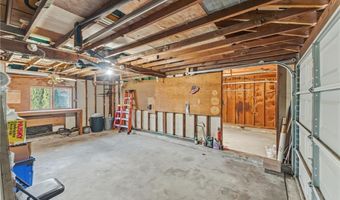 382 Beavertail Rd, Jamestown, RI 02835