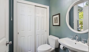 55 Heritage Dr, Allentown, NJ 08501