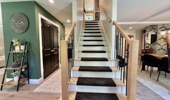 16 Stagecoach Rd, Barrington, NH 03825