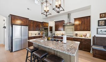 570 S Point Ct, Aledo, TX 76008