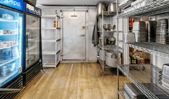 688 E Bay Ave, Barnegat, NJ 08005