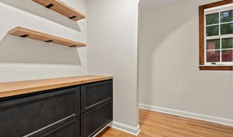 1006 26TH St S, Arlington, VA 22202