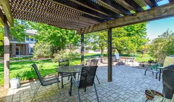 2609 Somerset Dr, Ames, IA 50010