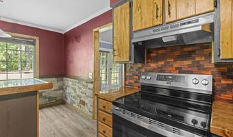 2106 Davie Ln, Camden, SC 29020