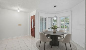 222 LAKEVIEW Dr, Auburndale, FL 33823