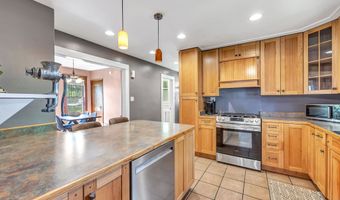 1228 W LAWRENCE St, Appleton, WI 54914