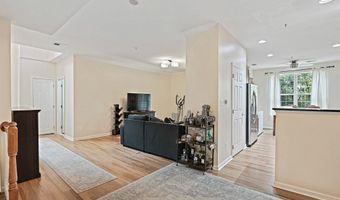 20385 BELMONT PARK Ter 103, Ashburn, VA 20147