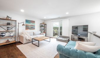 51 Mountain View Dr, Brookfield, CT 06804