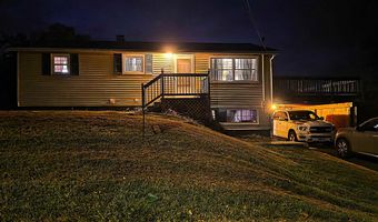 7 Westwood Pkwy, Barre, VT 05641