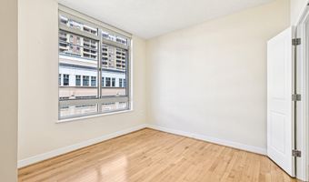 820 N POLLARD St 801, Arlington, VA 22203