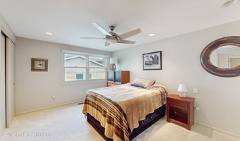3026 N Stratford Rd, Arlington Heights, IL 60004
