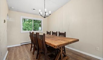 621 Van Oaks Dr, Amherst, OH 44001