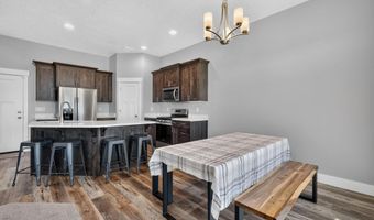 1561 Petersburg Dr, Chubbuck, ID 83202