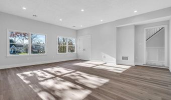 9 Glen Ct, Barnegat, NJ 08005