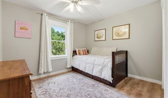 906 Cedar Ct, Aberdeen, NC 28315
