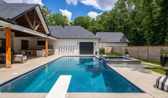 810 Caddo Dr, Benton, AR 72019