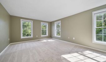 95 Lady Slipper Ln, Chester, NH 03036