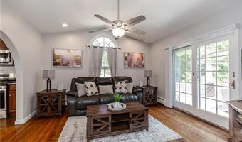 30 Warren Ave, Johnston, RI 02919