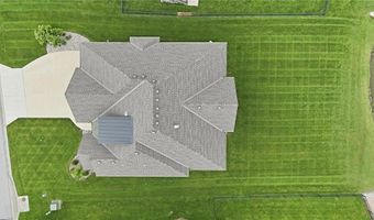 4261 Lakeshore Dr, Basehor, KS 66007