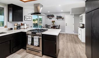 435 W Hawthorne St, Fallbrook, CA 92028