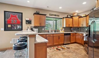 2055 Silver Maple Trl, North Liberty, IA 52317