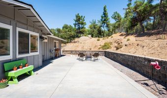 2855 N Victoria Dr, Alpine, CA 91901