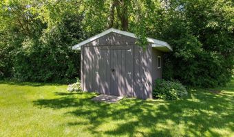 5730 W SANDRA Dr, Appleton, WI 54913