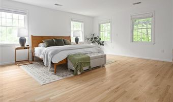 125 Fernwood Dr, East Greenwich, RI 02818