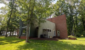 2246 Country Clb, Appomattox, VA 24522