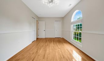 4003 KLOMAN St, Annandale, VA 22003