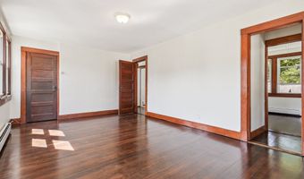 91 Grove St, Clinton, CT 06413