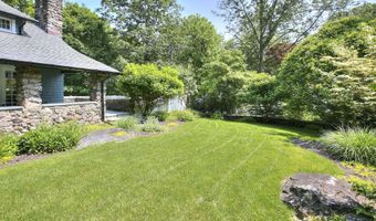 8 Rebel Ln, Darien, CT 06820