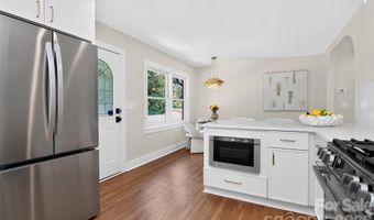 3617 Woodleaf Rd, Charlotte, NC 28205